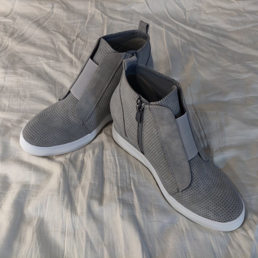 Journee Collection Women's Clara Wedge Shoes